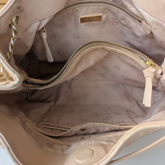 Tory Burch Quilted Cream Shoulder Bag - Picture 10 of 16